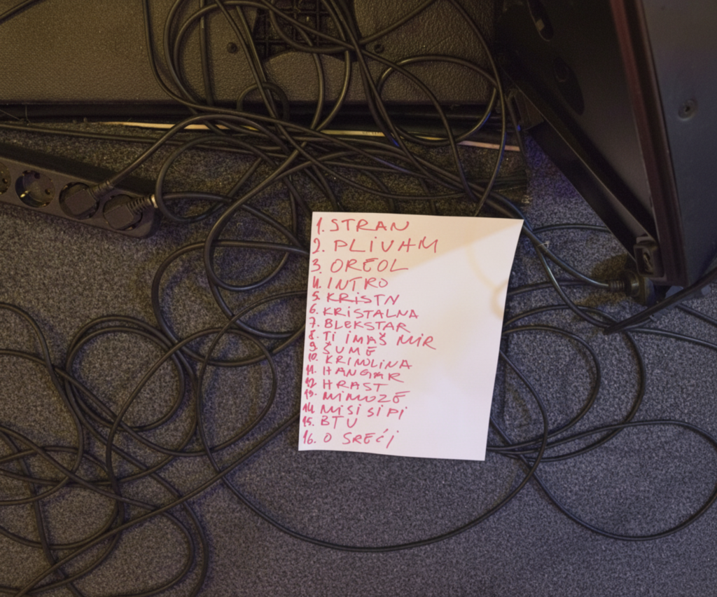 KOIKOI set lista, klub Azimut