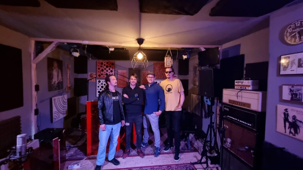 robostrop & the ceo bend